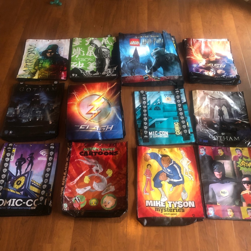 Awesome Collection Of Cómic Con Bags 2013-2018